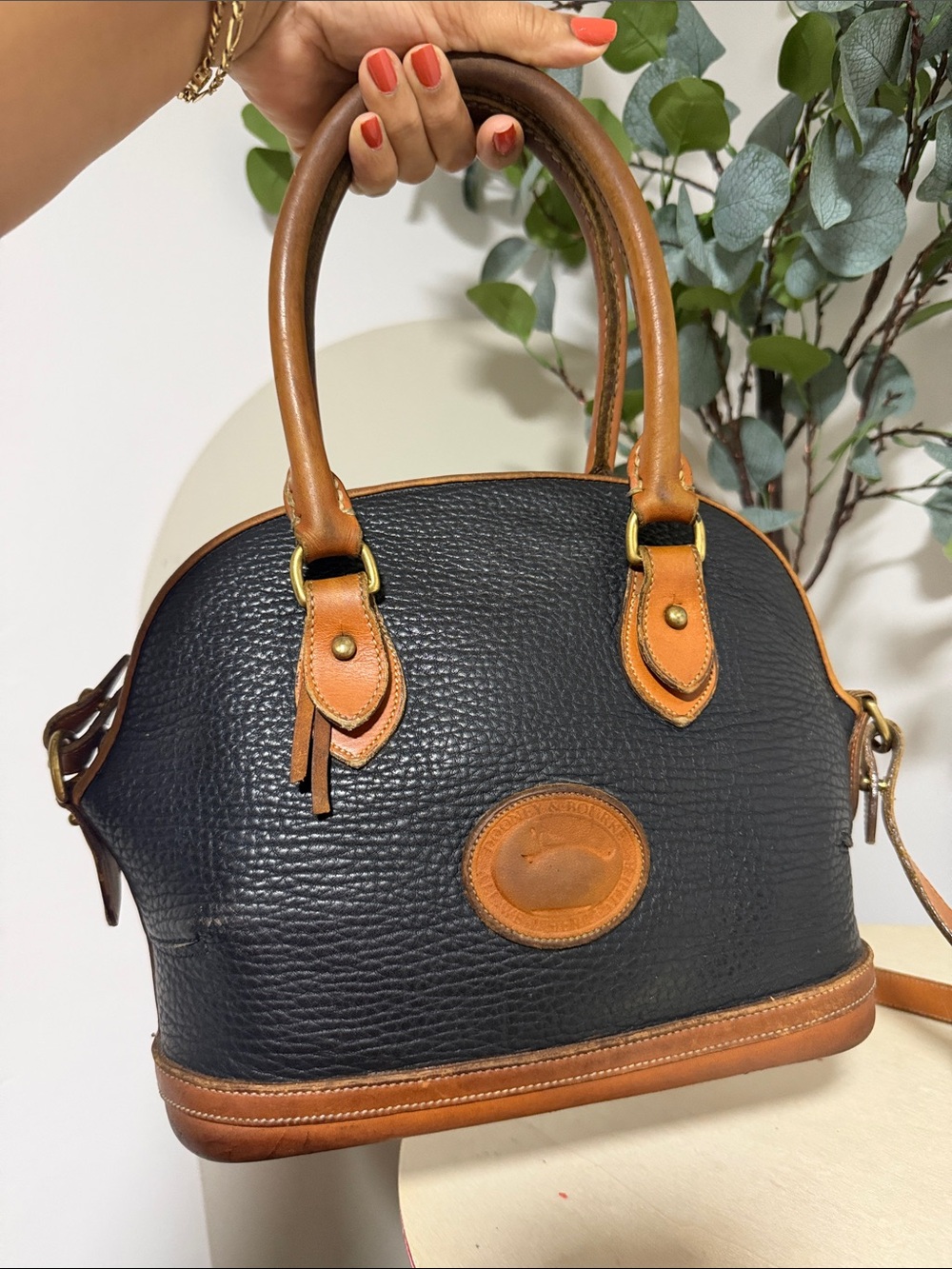 Dooney & Bourke VINTAGE 🍂🍁Black and Brown Pebbled Leather Dome Satchel/crossbody